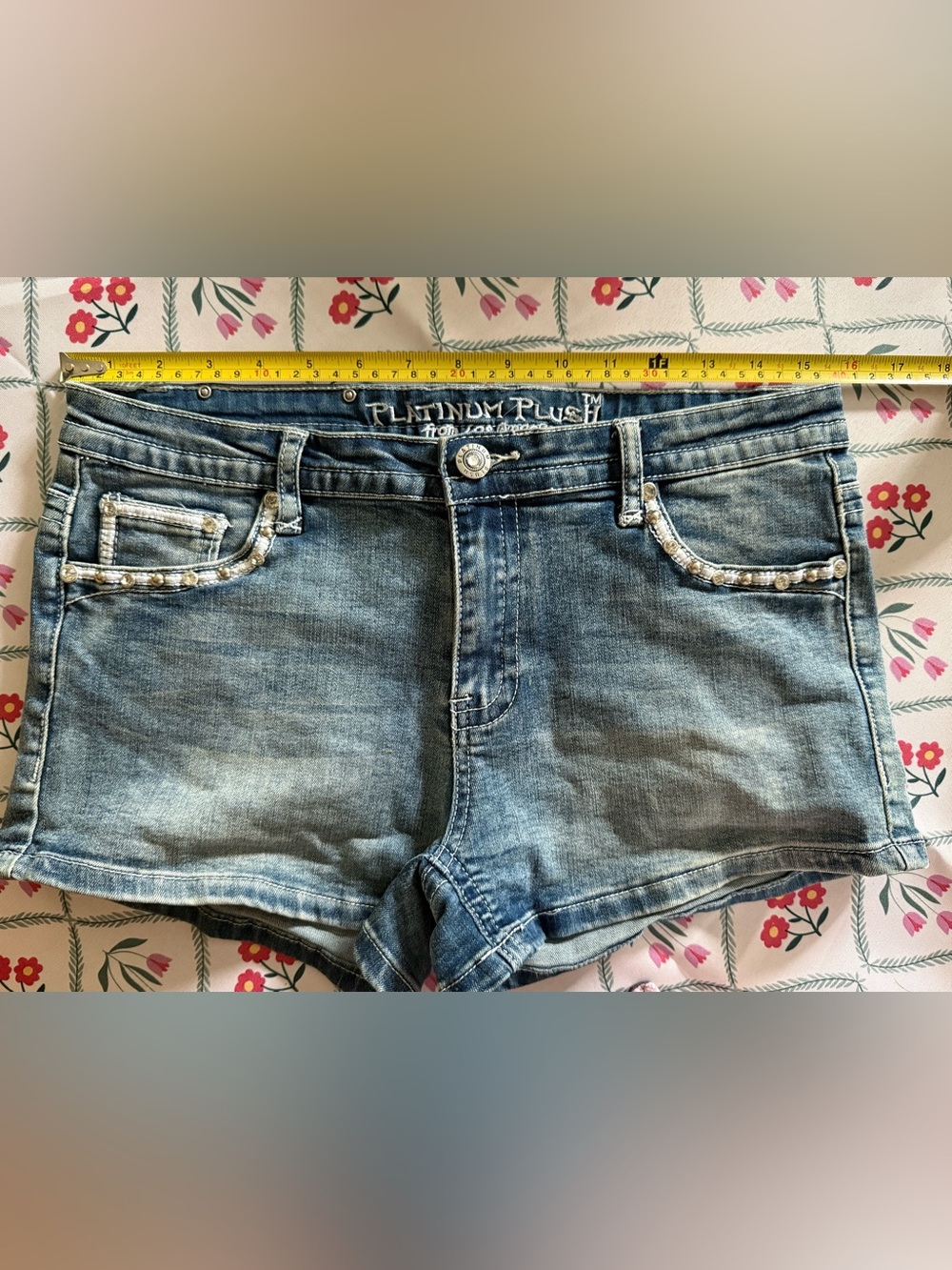 Platinum Plush Ladies Sugar Skull Denim Shorts Size Large - Picture 7 of 7